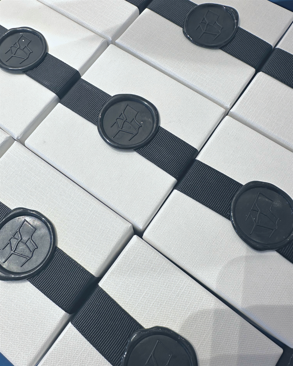 La Maison Signature Fragrance: Atelier